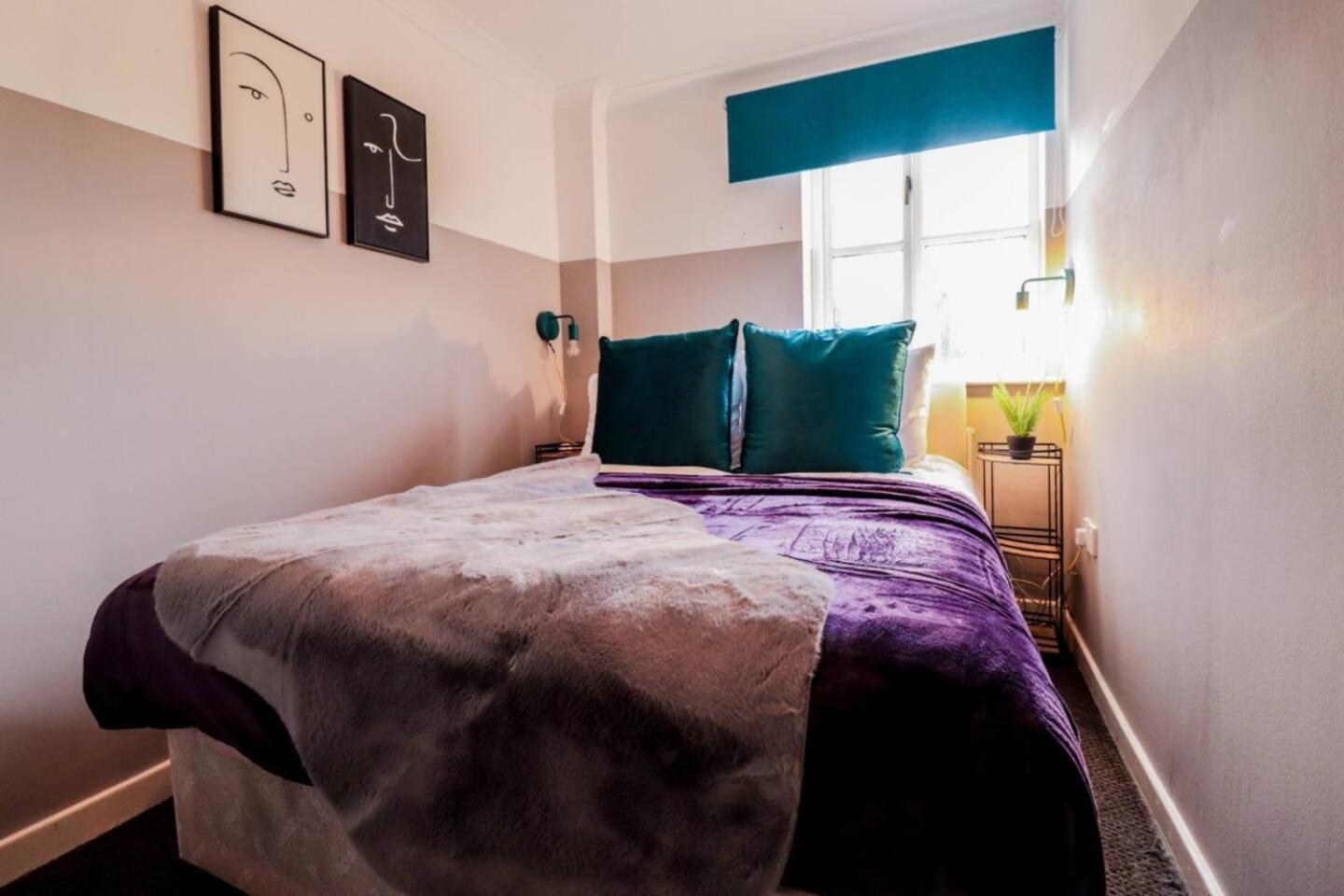 Modern 2br Flat In Bentley House * Londen